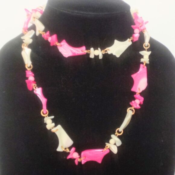 Vintage Pink and White Mother of Pearl Shell Link Beaded Necklace - Picture 2 of 8